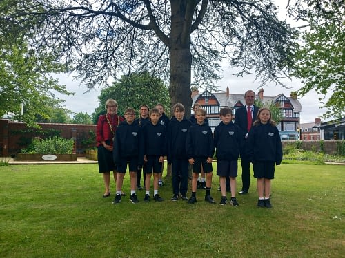 Penarth gathers to mark VE Day 80