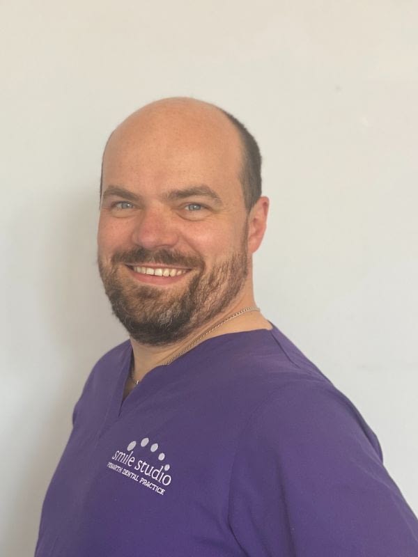 Smile Studio Team 643